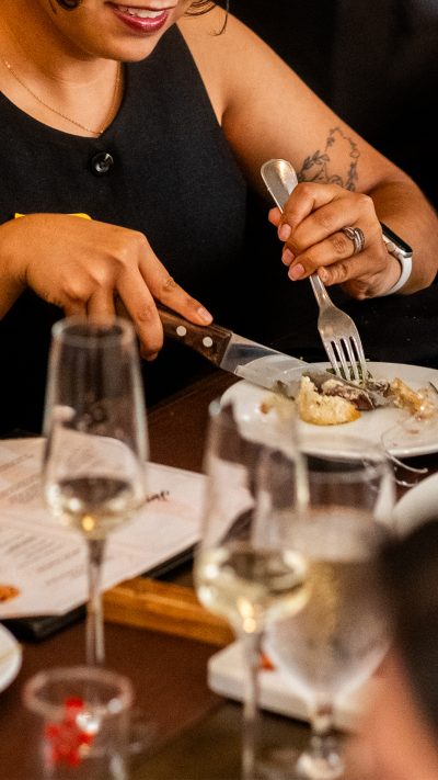 Dishes_Event_girl_AdegaGaucha